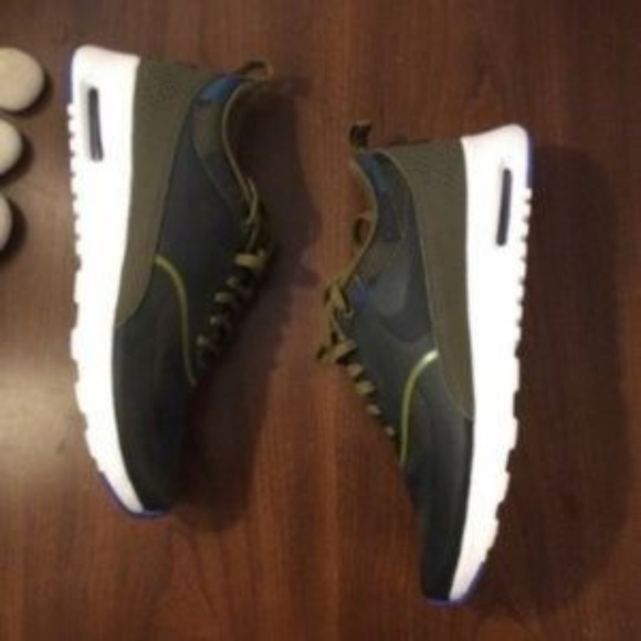 NEW Nike Air Max Thea Running Shoe Camo 9 - Picture 4 of 8